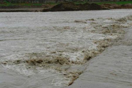 جاری شدن سیلاب در 4 شهرستان خراسان شمالی/محور چمن بید به جنگل گلستان باز شد