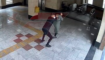 زورگیری وحشیانه از زن جوان در مترو محلاتی/فیلم سرقت در دست پلیس!