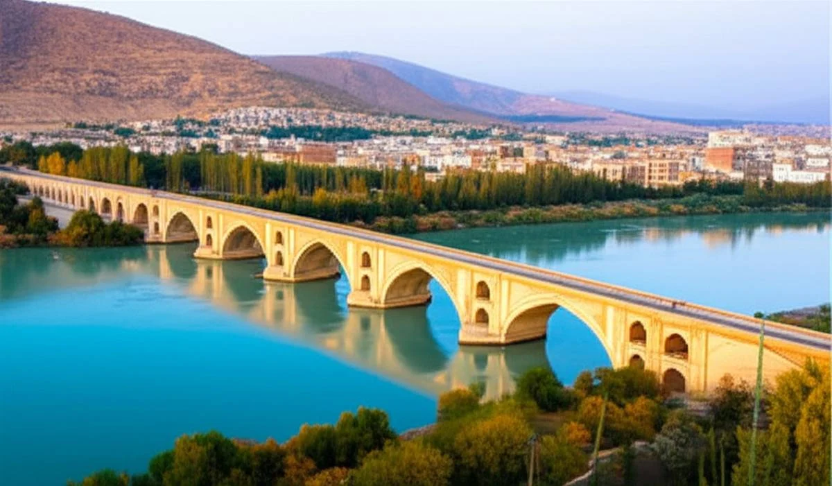 پل محمدحسن خان؛ شاهکار معماری دوره زندیه | تاریخچه و عکس