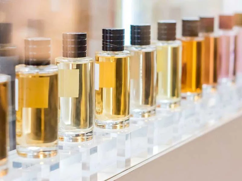 عطرها چگونه ساخته می‌شوند؟ فرآیند تولید عطر
