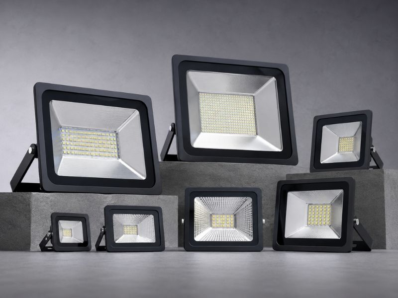 ساختمان ⚙چرا پروژکتورهای LED میسوزند؟ (بررسی ریشهای)